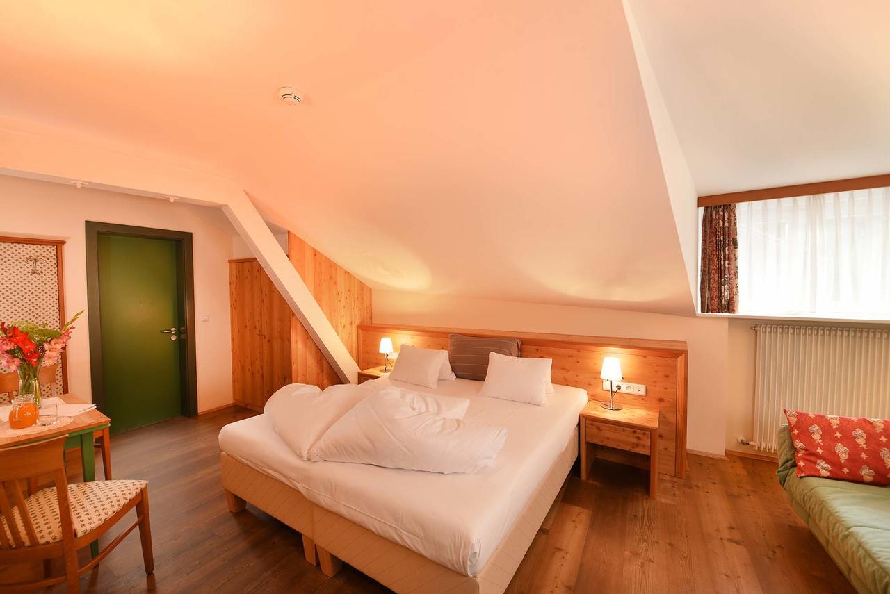 Hotel Gassenwirt Chienes Esterno foto