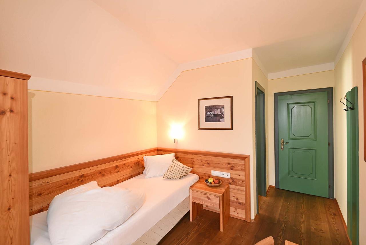 Hotel Gassenwirt Chienes Esterno foto